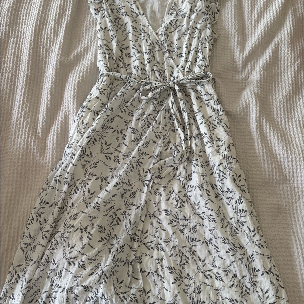 Chic Black and White Maxi Dress